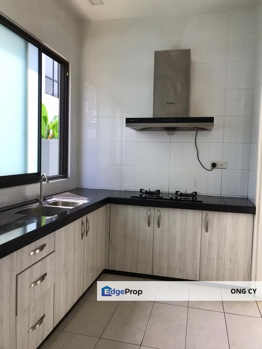 Partially Furnished with Facilities, Selangor, Kota Kemuning