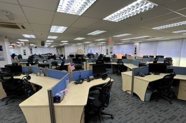 Fully Furnished with 141 Workstations