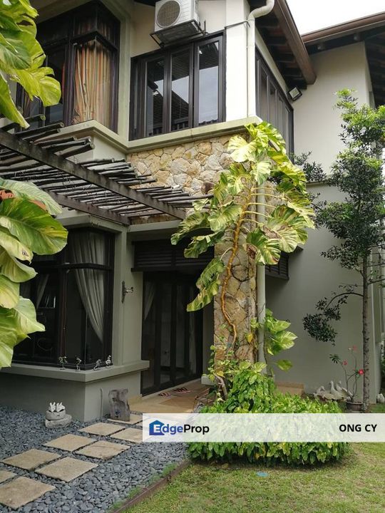 2 Storeys with Nice Garden, Selangor, Glenmarie