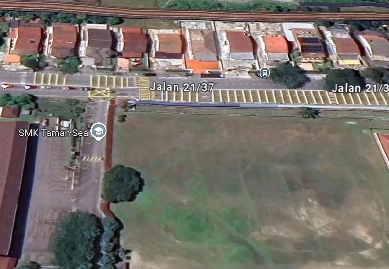 Showroom / Nursing Home / Office - Facing Busy Mainroad