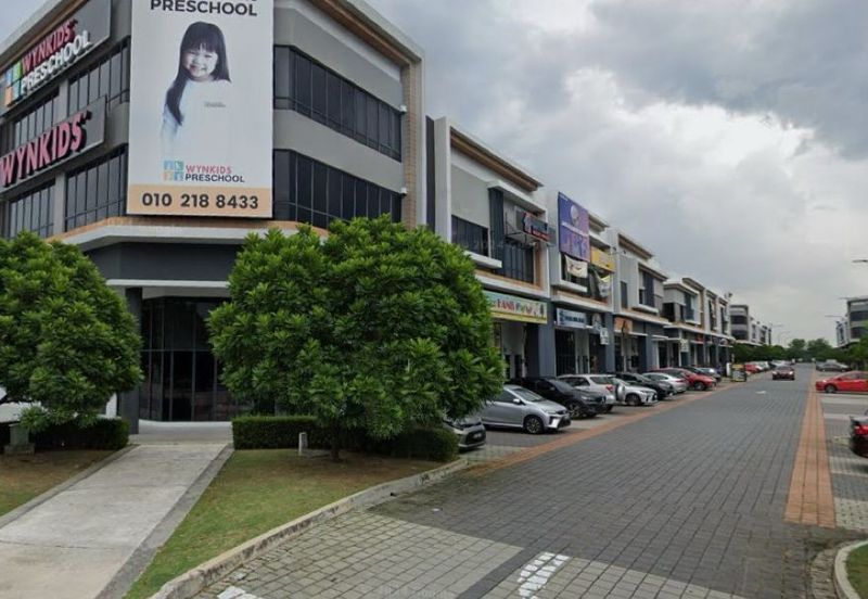 Ground Floor with Mezzanine Floor 2,090sqft