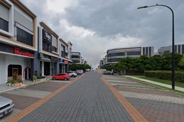 Ground Floor with Mezzanine Floor 2,090sqft