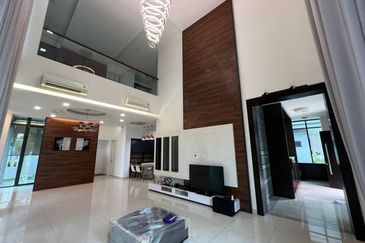 Bungalow Partially Furnished with Facilities