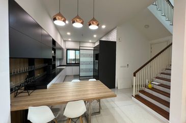 Bungalow Partially Furnished with Facilities