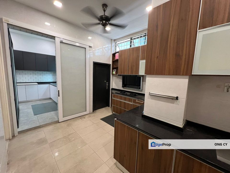 Bungalow Partially Furnished with Facilities, Selangor, Kota Kemuning