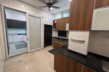 Bungalow Partially Furnished with Facilities