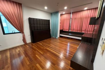 Bungalow Partially Furnished with Facilities