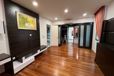 Bungalow Partially Furnished with Facilities