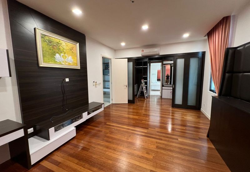 Bungalow Partially Furnished with Facilities