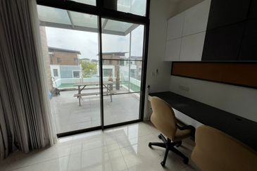 Bungalow Partially Furnished with Facilities