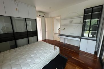 Bungalow Partially Furnished with Facilities