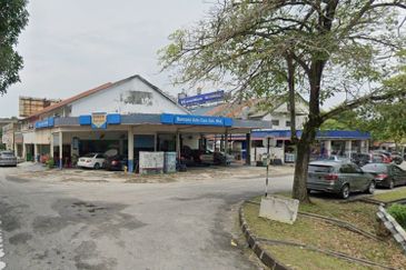 Corner Single Story Freehold