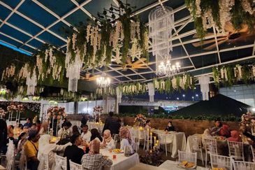 2 Stories New Building 40 car parks