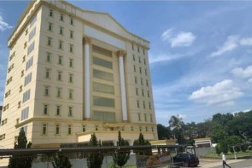 Taipan Business Centre, USJ 10