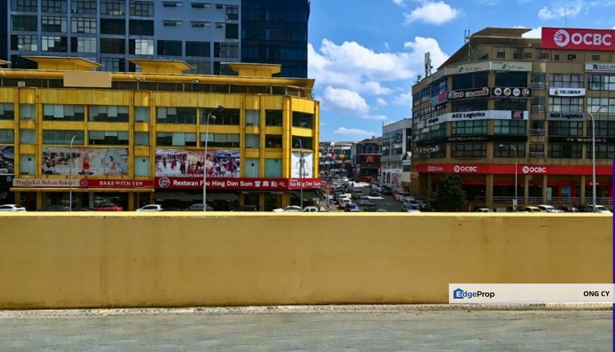 1st Flr with ample Parkings, Selangor, Subang Jaya