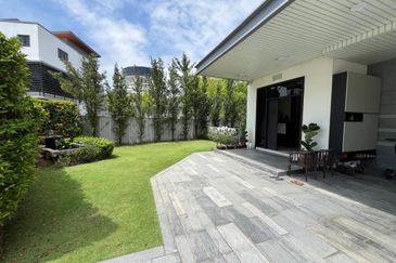 Kota Kemuning Below Cost! With Big Garden