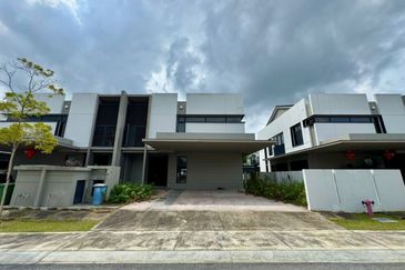 Dalia Residences @ Tropicana Aman