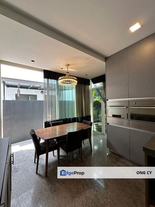 Parklands Bungalow with Private Pool, Selangor, Klang