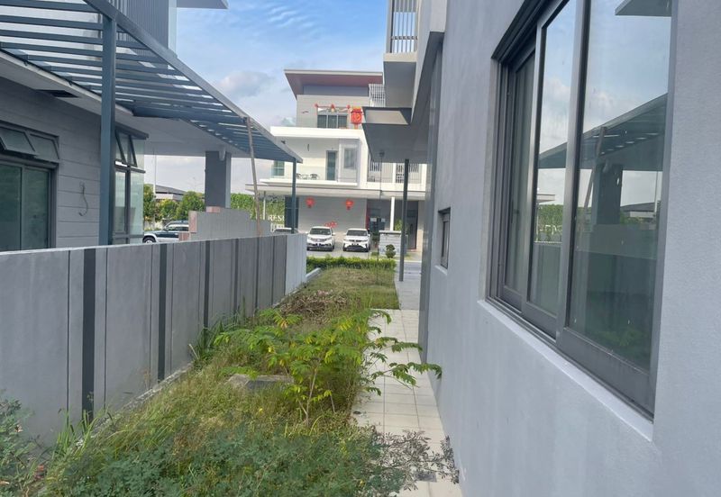 Broadleaf Residences, Hometree