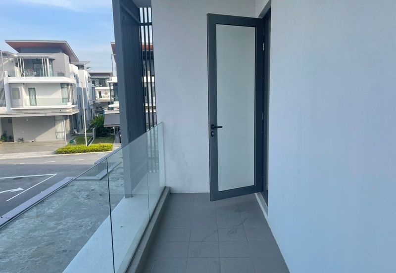 Broadleaf Residences, Hometree