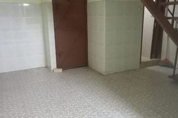 2 Storey House Taman Bukit Anggerik, Cheras