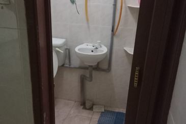 2 Storey House Taman Bukit Anggerik, Cheras