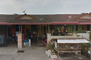 Bank Lelong Terrace House, Tasek Gelugor: No. 27, Lorong Chempedak 22, Taman Chempedak, 13310 Tasek Gelugor, Penang