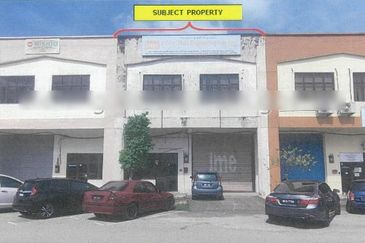 Bank Lelong Factory, Teluk Kaluang: No. T27, Jalan Miel 3, Kawasan Perindustrian MIEL Teluk Kalung, 24000, Kemaman, Terengganu