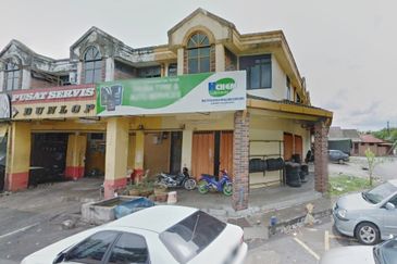 Bank Lelong Corner ShopHouse, Kuantan: No. B-72, Jalan Gambang, Taman Belukar Maju 1, 25150, Kuantan, Pahang
