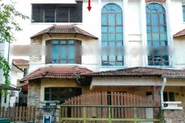 Lengkok Sungai Emas 1