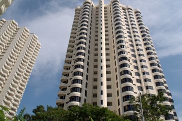 Twin Towers, Ratu Mutiara