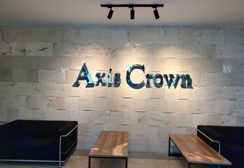 Axis Crown