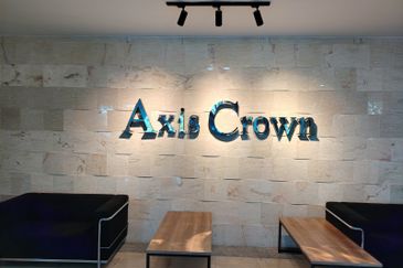 Axis Crown