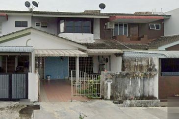 TAMAN ANJUNG BERCHAM UTARA