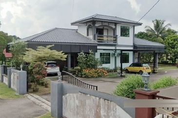 Jalan Kampung Kolam 2