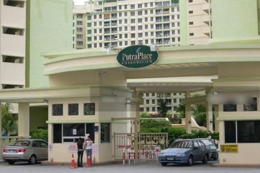 Putra Place