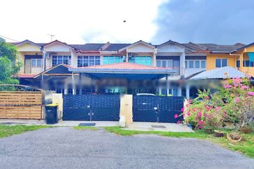 TAMAN PELANGI 1, SITIAWAN