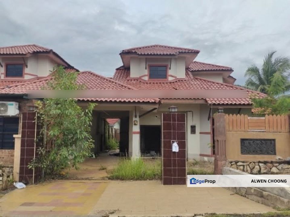 Bank Lelong Bungalow House, Maran: No. 2, Lorong TJM 7, Taman Jengka Mahkota, 26400 Bandar Tun Abdul Razak Jengka, Pahang, Pahang, Bandar Tun Abdul Razak