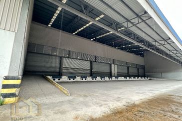 West Port, Pulau Indah