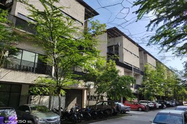 T6, Lightgrey (Pusat Komersial LGSB)