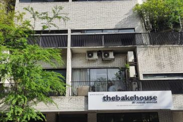 T6, Lightgrey (Pusat Komersial LGSB)