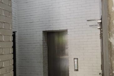 T6, Lightgrey (Pusat Komersial LGSB)