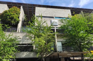 T6, Lightgrey (Pusat Komersial LGSB)