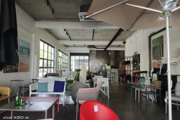 T6, Lightgrey (Pusat Komersial LGSB)