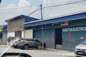 Lorong Perusahaan Ringan 1