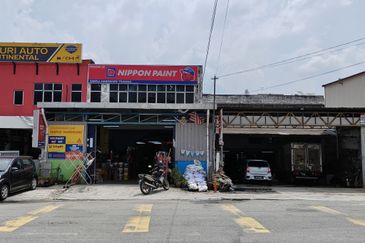 Lorong Perusahaan Ringan 1