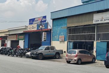 Lorong Perusahaan Ringan 1