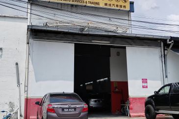 Lorong Perusahaan Ringan 1