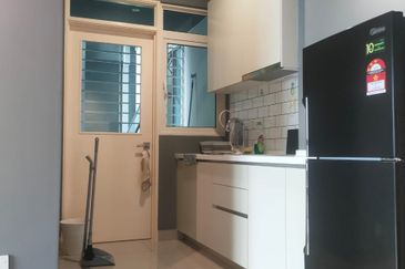 East Parc @ Menjalara