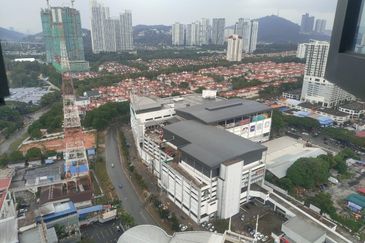 East Parc @ Menjalara